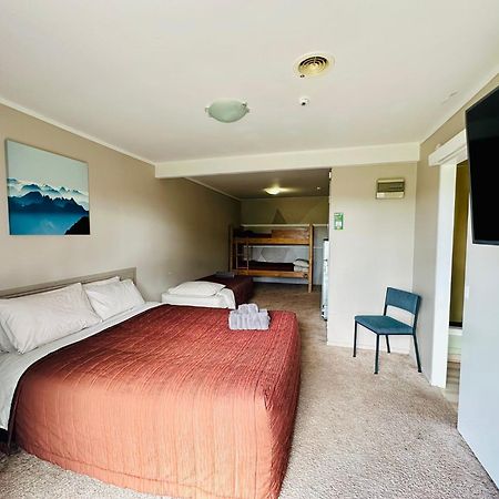 The Crossing Lodge & Backpackers Erua Extérieur photo