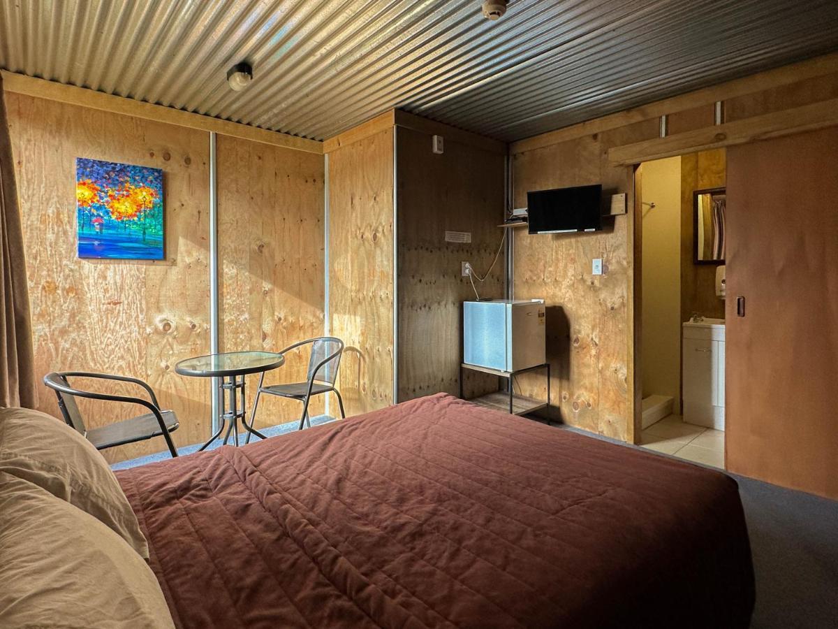 The Crossing Lodge & Backpackers Erua Extérieur photo