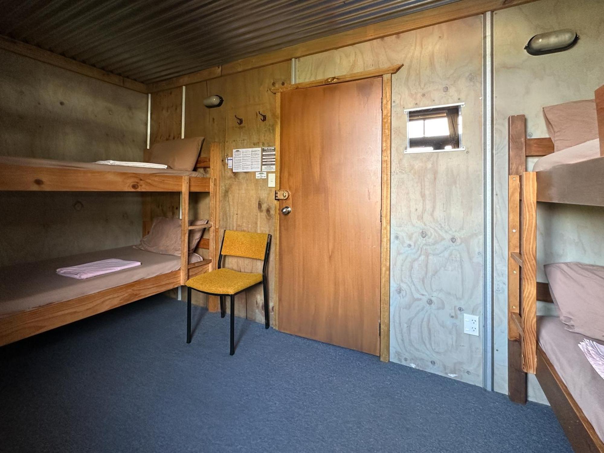 The Crossing Lodge & Backpackers Erua Extérieur photo