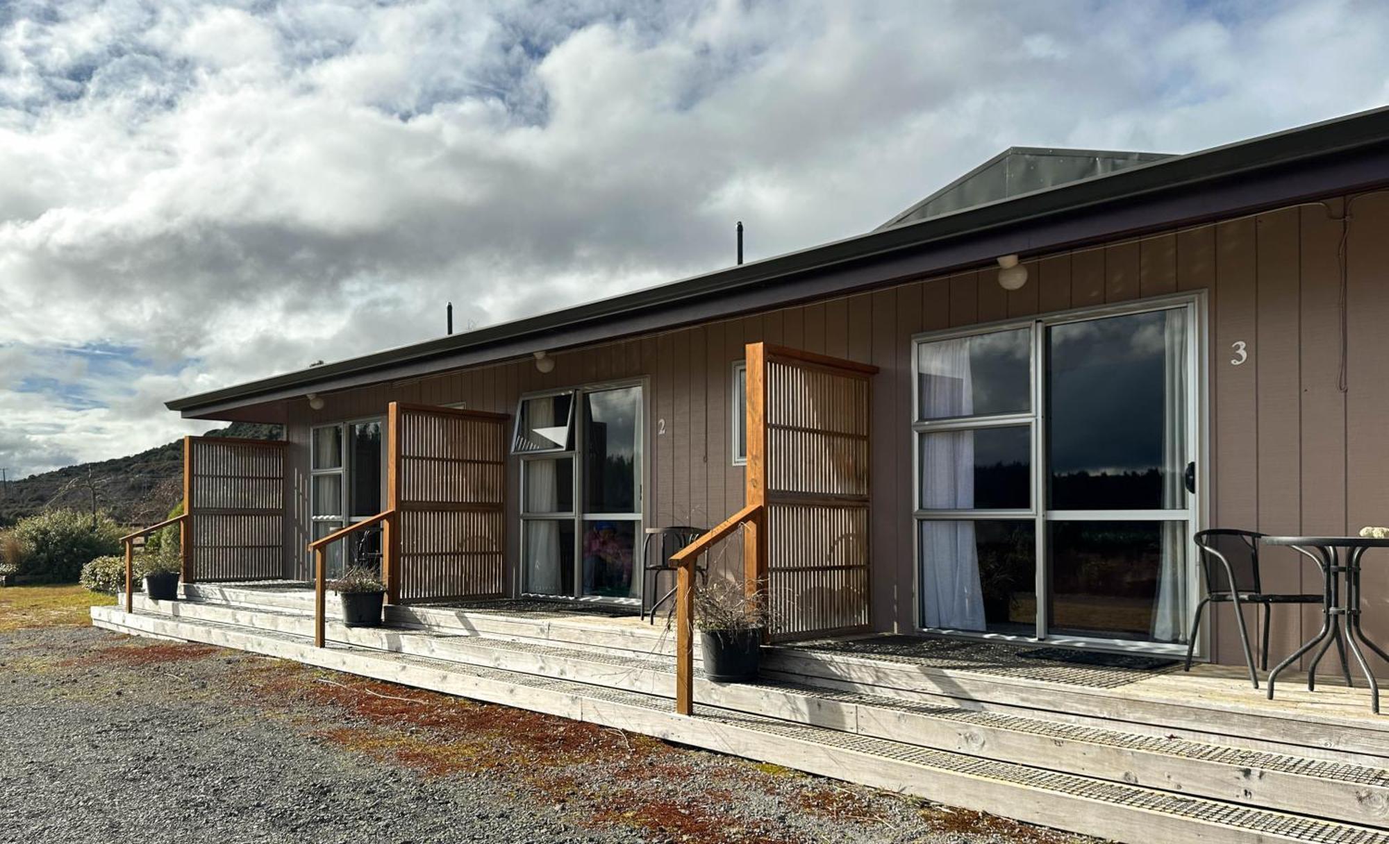 The Crossing Lodge & Backpackers Erua Extérieur photo