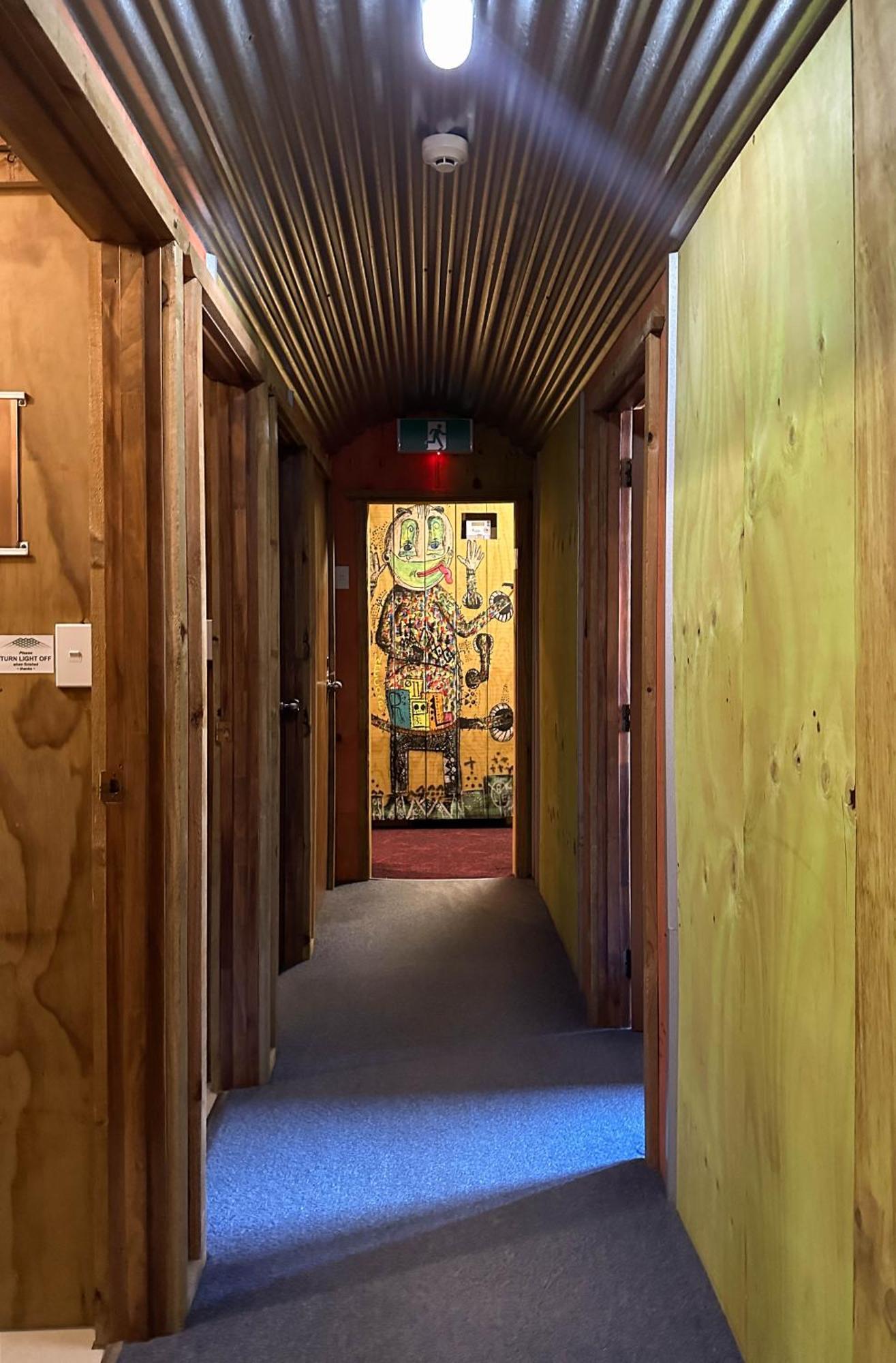 The Crossing Lodge & Backpackers Erua Extérieur photo