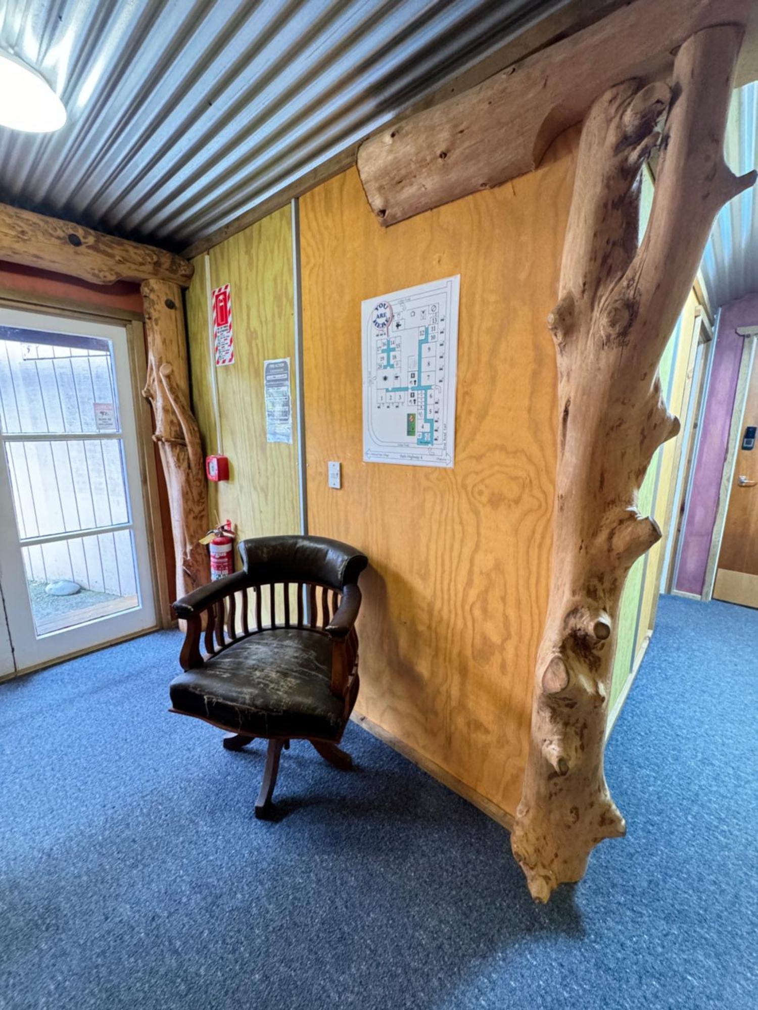 The Crossing Lodge & Backpackers Erua Extérieur photo