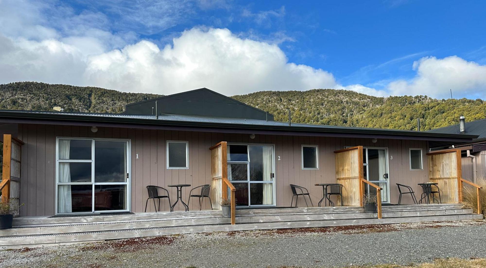 The Crossing Lodge & Backpackers Erua Extérieur photo