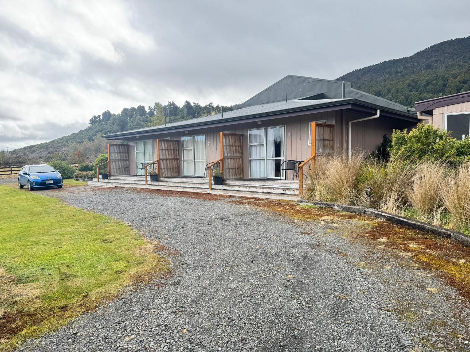 The Crossing Lodge & Backpackers Erua Extérieur photo