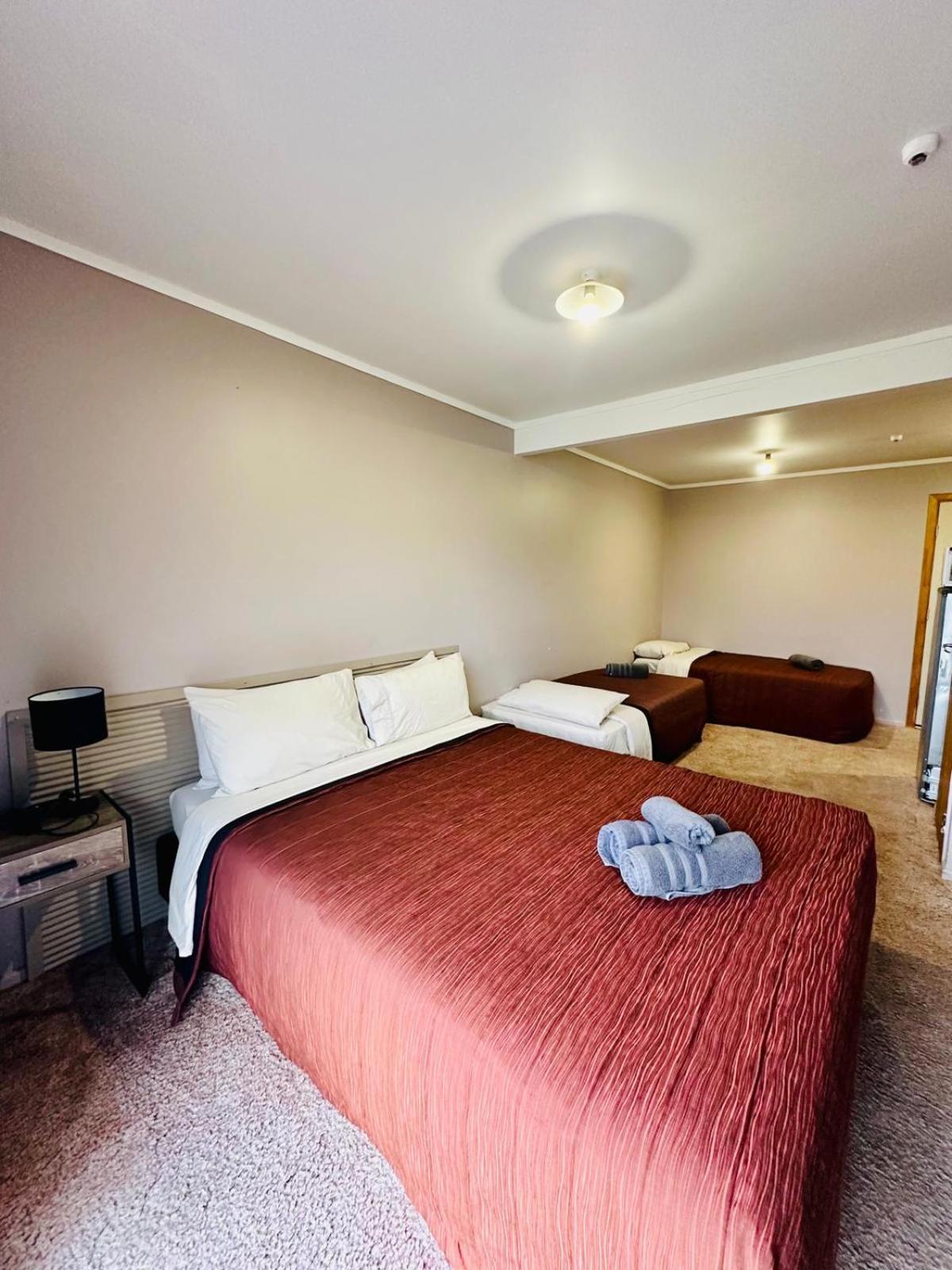 The Crossing Lodge & Backpackers Erua Extérieur photo