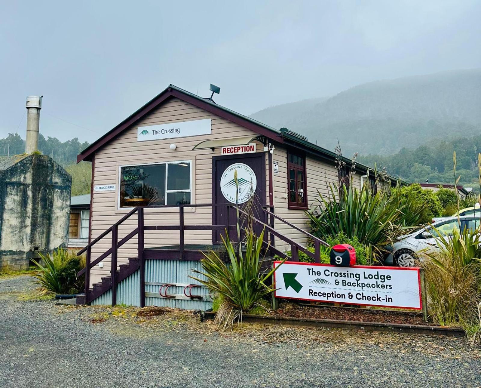 The Crossing Lodge & Backpackers Erua Extérieur photo
